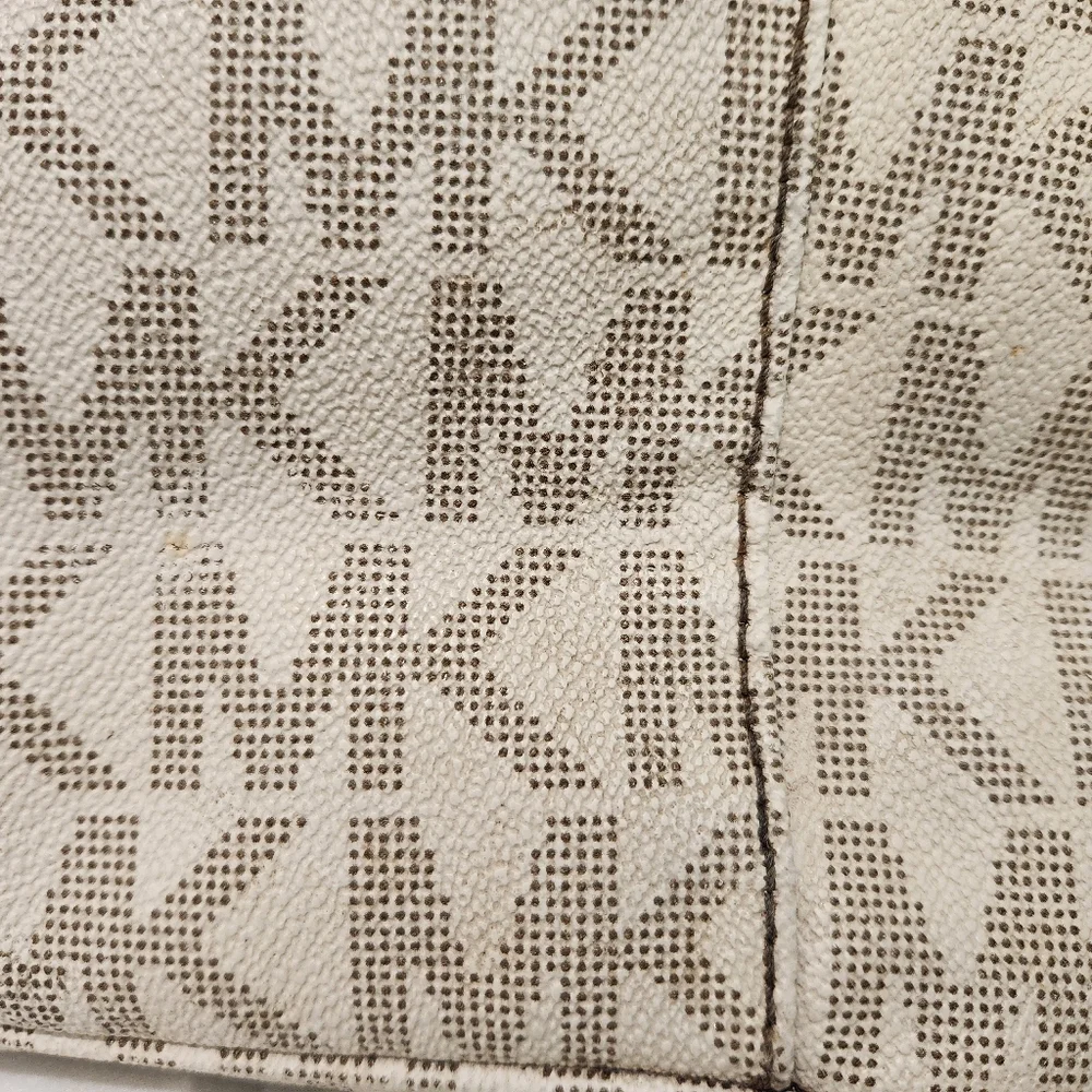 Large Michael Kors tote and matching wallet - Picture 6 of 16